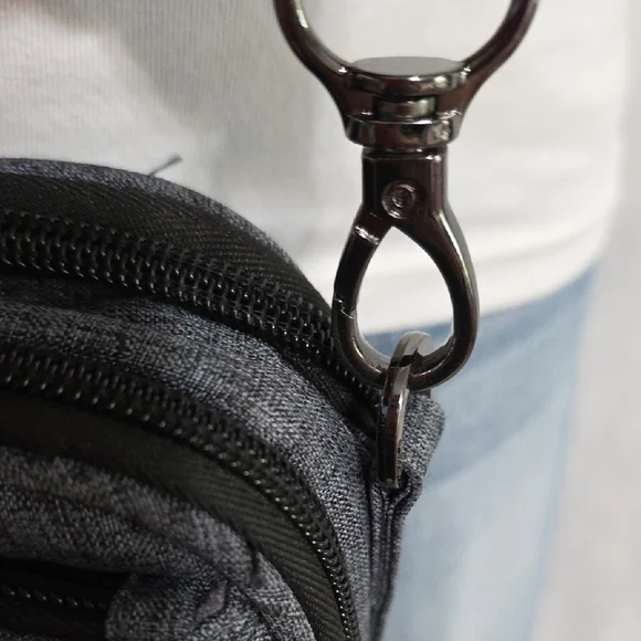 Lug Roundabout Quilted Wallet Crossbody Bag - Characol Gray - Picture 5 of 16